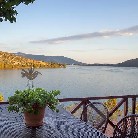 Beautiful House With Garden And Amazing View Appartamento *