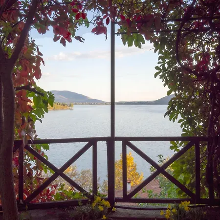 Beautiful House With Garden And Amazing View